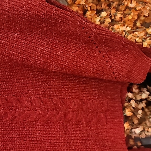 Soft beautiful red sweater NWT - Picture 4 of 5